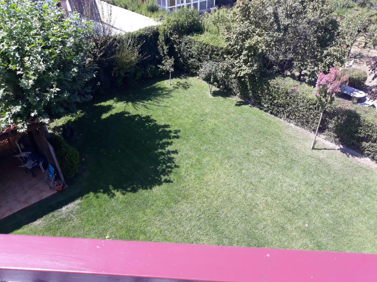 Preciosa Casa Independiente Con Piscina Cubierta Y Gran Jardin Privados อาโร ภายนอก รูปภาพ