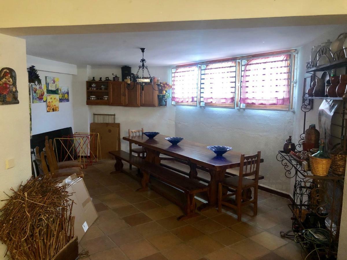 Preciosa Casa Independiente Con Piscina Cubierta Y Gran Jardin Privados อาโร ภายนอก รูปภาพ