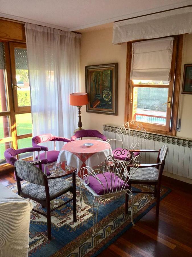 Preciosa Casa Independiente Con Piscina Cubierta Y Gran Jardin Privados อาโร ภายนอก รูปภาพ