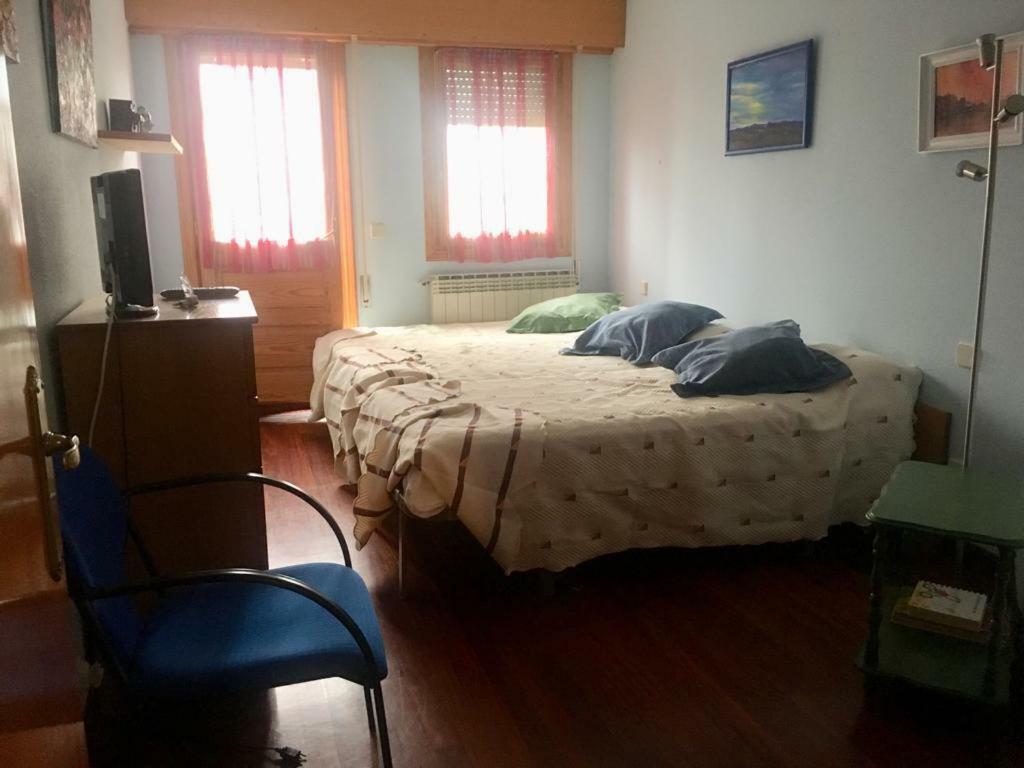 Preciosa Casa Independiente Con Piscina Cubierta Y Gran Jardin Privados อาโร ภายนอก รูปภาพ