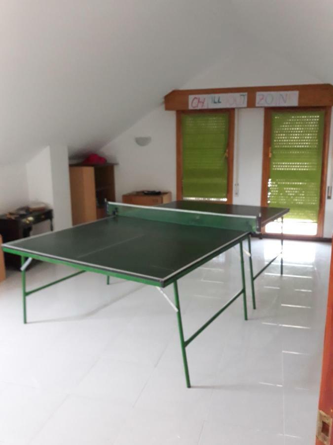 Preciosa Casa Independiente Con Piscina Cubierta Y Gran Jardin Privados อาโร ภายนอก รูปภาพ