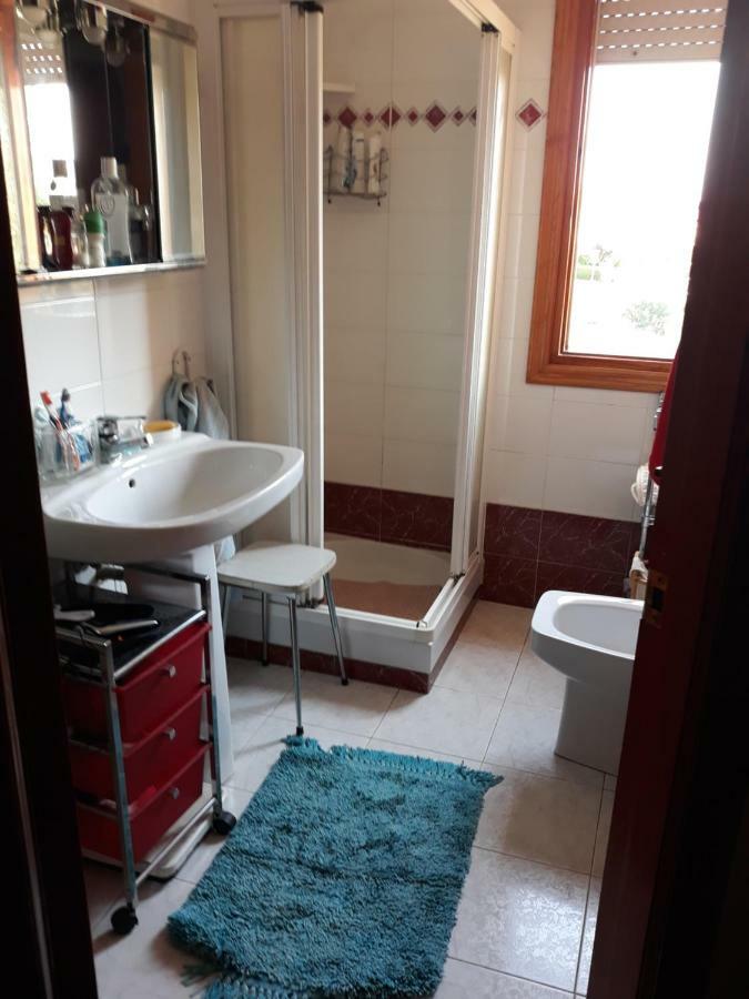 Preciosa Casa Independiente Con Piscina Cubierta Y Gran Jardin Privados อาโร ภายนอก รูปภาพ